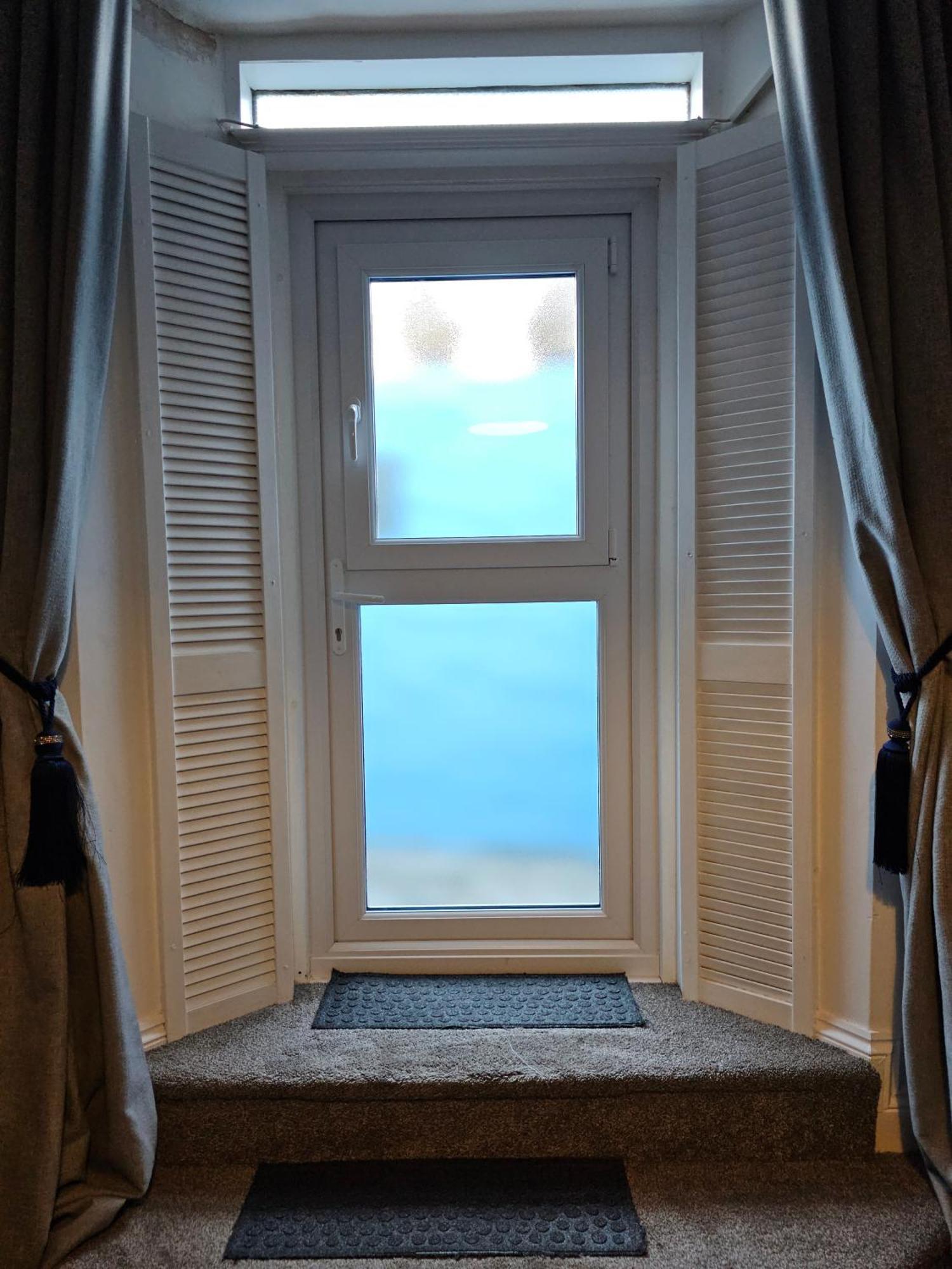 Beachcomber B&B Тенби Экстерьер фото